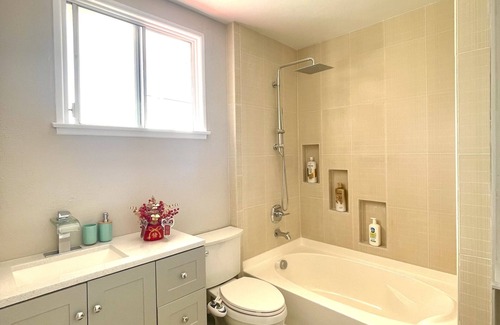 Hermosa Village Apartamento | 5 minutes from Disneyland