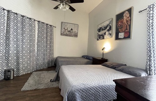 Old Enfield Condominio | 5 Minutes from Downtown, Lovely Condon