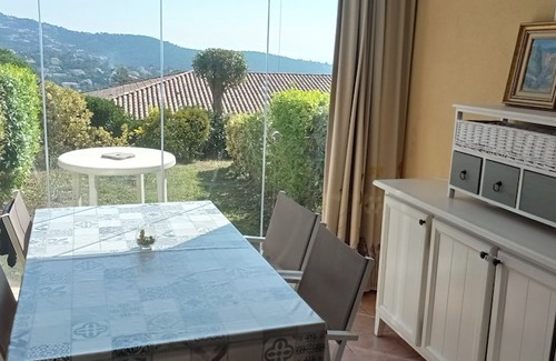Plage de la Garonnette Apartamento | 5 minutes from Sainte Maxime, apartment RDJ 2 rooms with garden and parking