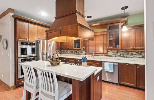 Clarksville Casa | 5 Minutes to Campbell - Clarksville Craftsman