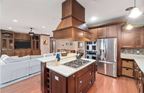 Clarksville Casa | 5 Minutes to Campbell - Clarksville Craftsman