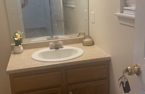 East Hartford Apartamento | 5 minutes to major hospitals and Rentschler Stadium