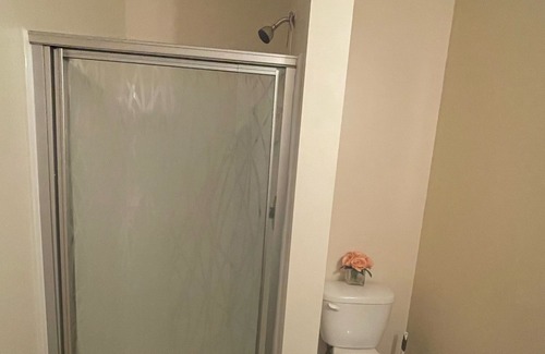 East Hartford Apartamento | 5 minutes to major hospitals and Rentschler Stadium