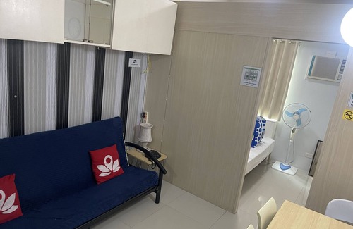 Bagong Pag-asa Casa | 5 minutes to SM North EDSA via exclusive bridgeway from the property