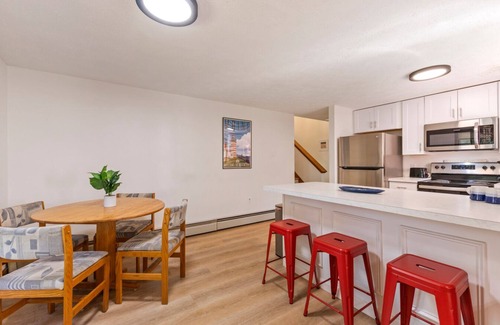 Old Orchard Beach Casa | 5 Minutes to OOB! Fire Pit & Deck, Dogs Welcome, Family Friendly, Sleeps 10
