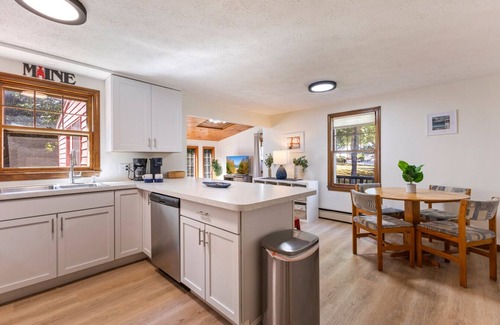 Old Orchard Beach Casa | 5 Minutes to OOB! Fire Pit & Deck, Dogs Welcome, Family Friendly, Sleeps 10