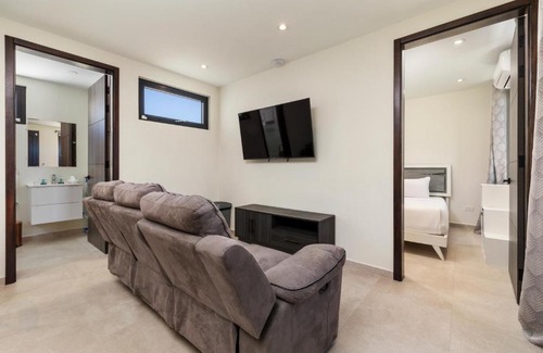 Palm Beach Apartamento | 5 minutes walk to beach Palmbeach 623 by Bocobay