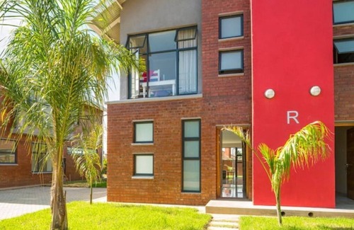 Harare Apartamento | 5 Modern 6 sleeper apartment Harare, 24h security