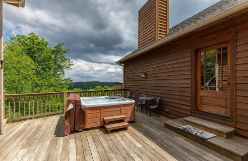 Blowing Rock Casa | 5 O'Clock-App Ski Mountain hot tub pool table