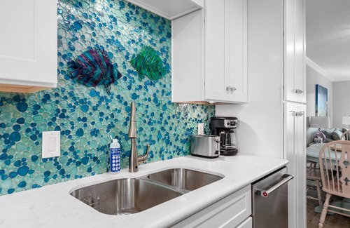 Key Allegro Condominio | 5 O'clock Somewhere | Pet Friendly, Boat Slip