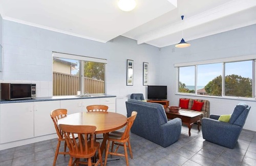 Hayborough Casa | 5 Peroomba Tce - Doble Living Family Beachouse