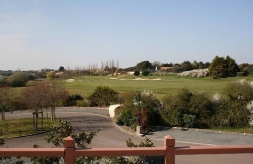 Talmont-Saint-Hilaire Apartamento | Apartamento para 5 personas con vista al lago y campo de golf de 18 hoyos sin vecinos