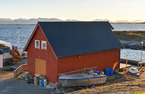 Hustad Casa | 5 person holiday home in Bud-By Traum