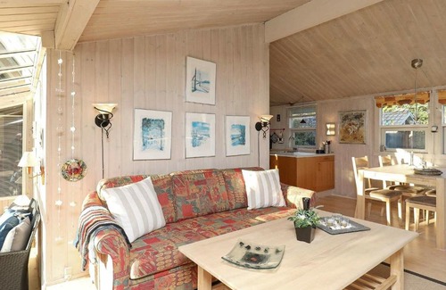 Bratten Strand Casa | Tasteful Holiday Home in Jerup with Barbecue