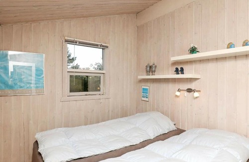 Bratten Strand Casa | Tasteful Holiday Home in Jerup with Barbecue