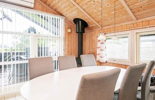 Hasmark Strand Casa | 5 person holiday home in Otterup