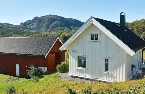 Oksvoll Casa | 5 person holiday home in Oksvoll