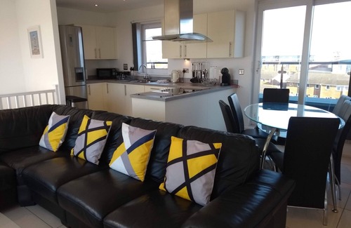 Llanelli Apartamento | 5 * Self Catering Penthouse, Llanelli, playa, vistas al mar, paseos, golf, ciclo.