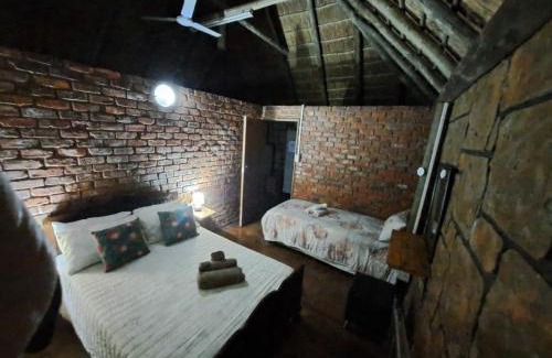 Madibeng Apartamento | 5 Sleeper Bushcamp Chalet Hartbeespoort