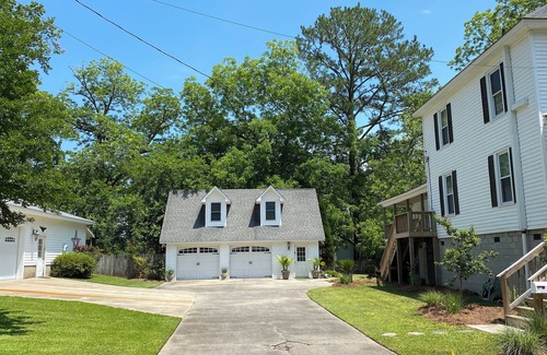 Belhaven Apartamento | 5-Star Comfort - Walk to Marina, Restaurants, Water Front Park, Boater Friendly!