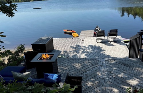 Lower Ohio Cabaña | Beautiful, Aislado Hermosa cabaña frente al lago en 62 acres, natación, sauna