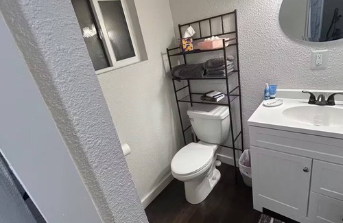 Castle Rock Casa | 5 Star Cozy, Clean and Bright Private Walkout