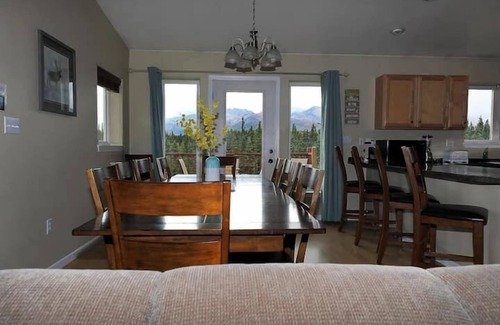 Healy Casa | Denali Park Luxury 4 Bedroom Home. Vistas al parque nacional y vida silvestre por la ventana