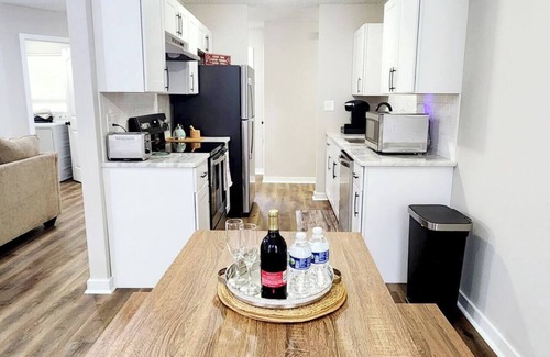Saint Elmo Casa | 5 STAR HOME NEAR MOBILE AIRPORT & SHOPPING DISTRICT