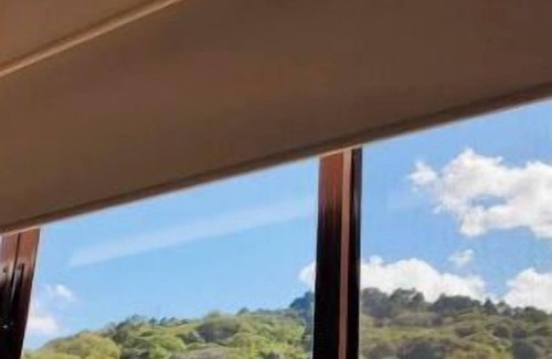 Santa Ana Casa | 5-star home near the airport