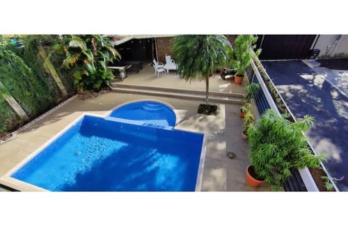 Santa Ana Casa | 5-star home near the airport
