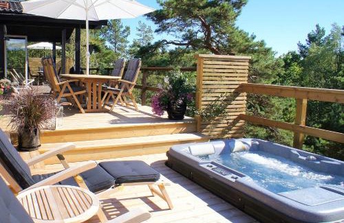 Ingaro Cama Y Desayuno | 5-star homestay for 2 with breakfast, hot-tub, aircon and bikes