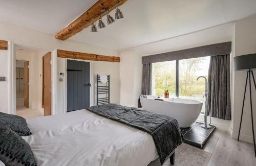Kendal Casa | 5 star Lake District luxury, pet friendly, hot tub