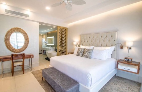 Zona Hotelera Hotel | 5 Star Luxe Beach Resort 2BR 3ba