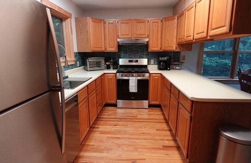 West Dover Casa | 5 Star Rental in Mount Snow 4-bedroom house with game room