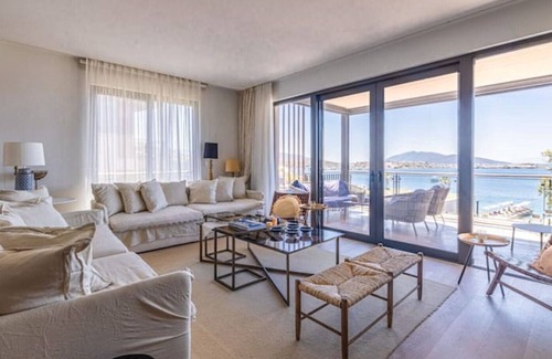 Bodrum City Center Complejo | 5 Star Resort 4+1 Flat with Private Beach