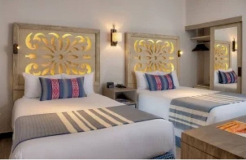 Zona Dorada Complejo | 5 Star Resorts in Mazatlan at Pueblo Bonito Golden Zone or Emerald Bay.