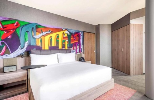 Hipódromo Hotel | 5-Star Retreat with Spa & Wellness - Explore Monumento a los Niños & City Charms