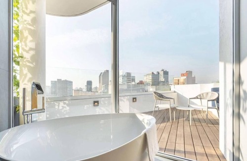 Hipódromo Hotel | 5-Star Retreat with Spa & Wellness - Explore Monumento a los Niños & City Charms
