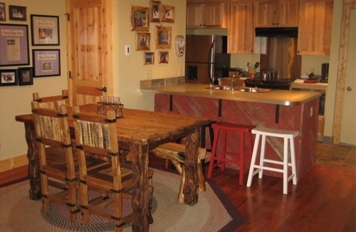 Crested Butte Condominio | ¡Reseñas de 5 estrellas! Exquisito paseo a las laderas de la montaña