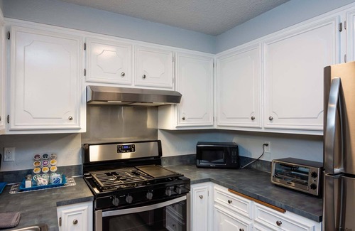 Fairmont Casa | Enitre Private 5-Star Luxury Townhouse! Pasos para el parque Hendricks y UO!