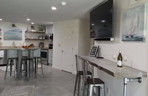 New London Apartamento | 5 Star Waterfront Luxury Vacation Apartment