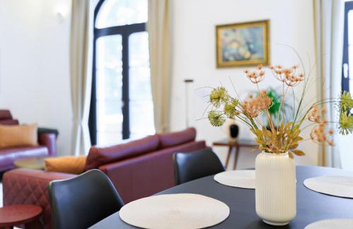 Auerbach Apartamento | 5 Sterne Ferienwohnung Schlossplatz - Sachsen Vogtland Erzgebirge 6 Personen 3 SZ Sauna Kamin