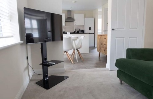 Milton Keynes Casa | 5 Swiftsure - Stunning 4 Bed Home, free parking