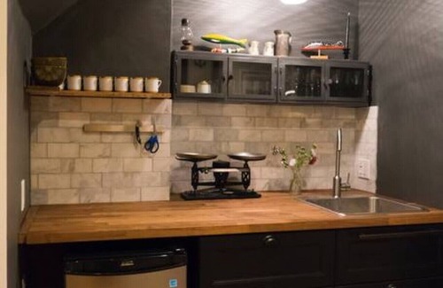 Stratford Apartamento | #5 · The Palatial - 1500 sq feet of amazing space.