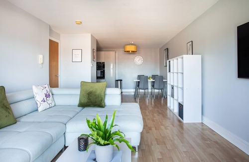 Queens Quarter Apartamento | 5* Ultra Luxury, Great Views, Underground Parking