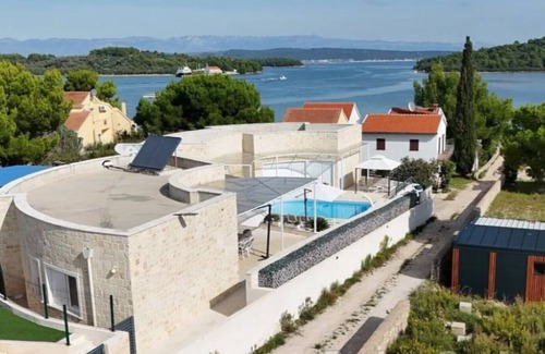 Zdrelac Villa | 5* Unique luxury Villa Feriatum Lissa