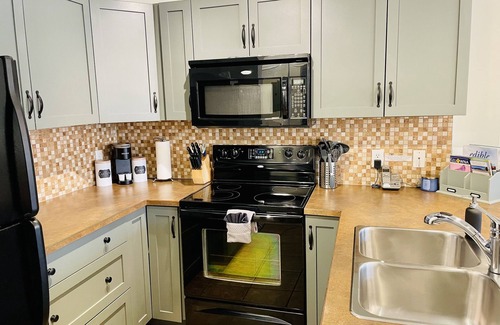 South Pandosy Condominio | ✨Unit 210 - Hermoso condominio de 3 hab que se siente como en casa ✨