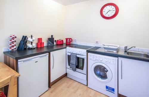 Forres Apartamento | 5 Varis Apartments