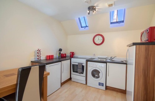Forres Apartamento | 5 Varis Apartments