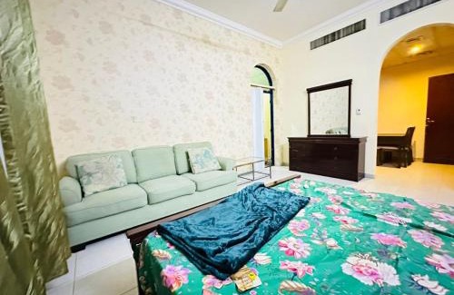 Madinat Zayed Casa | 5 Villa